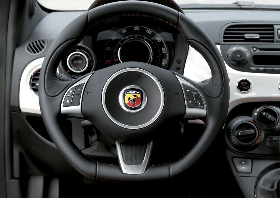 Панель приборов Abarth 500 2008 года  (WW) (фото 11 из 51)